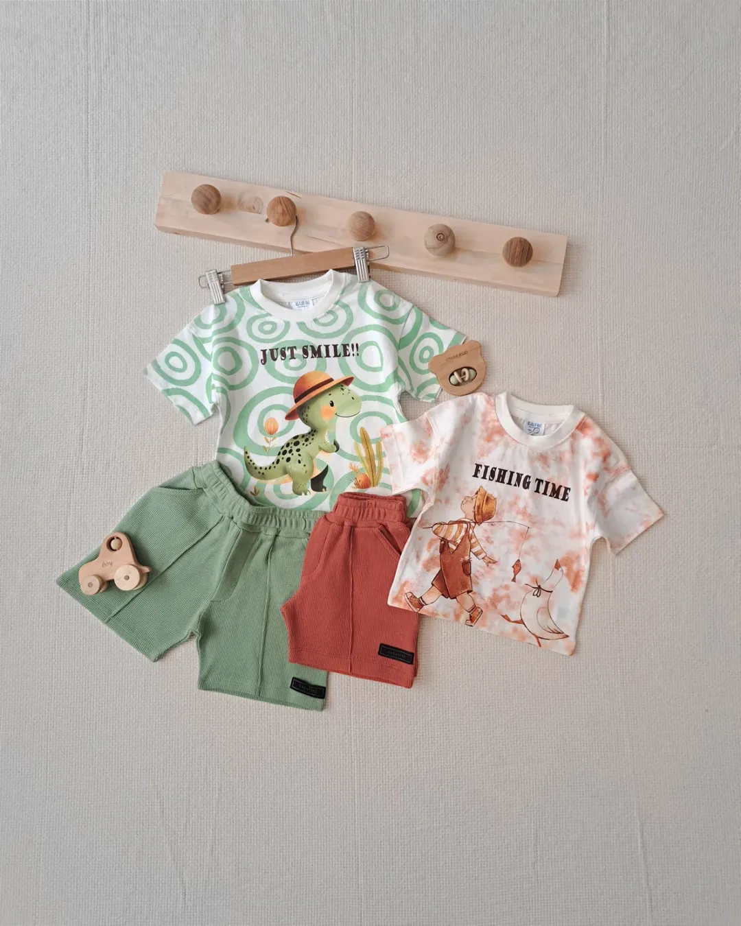 ست تیشرت شلوارک چاپی بیسکوییتی