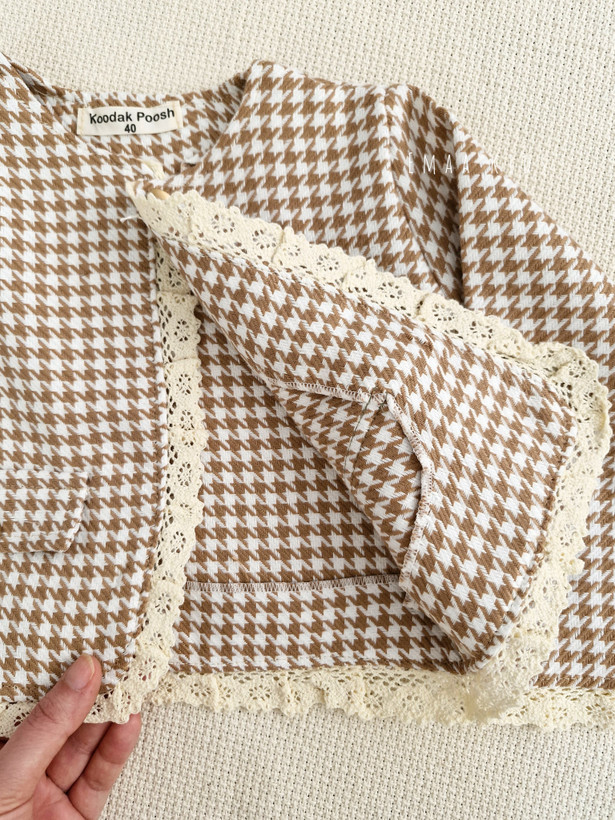سه تیکهی کت دامن و تاپ دلین